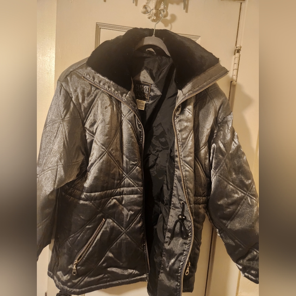 **Large Climate Zone Heavy Jacket - image 1